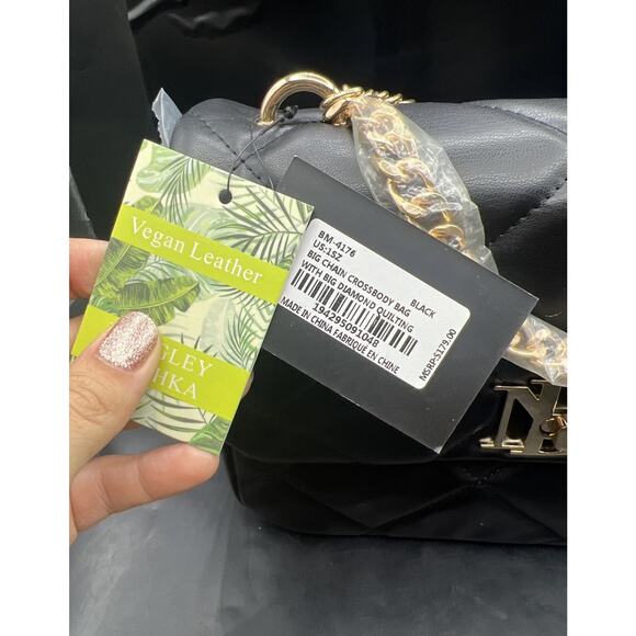 Badgley Mischka Big chain Crossbody Bag with big Diamond quilting Black - Picture 5 of 9